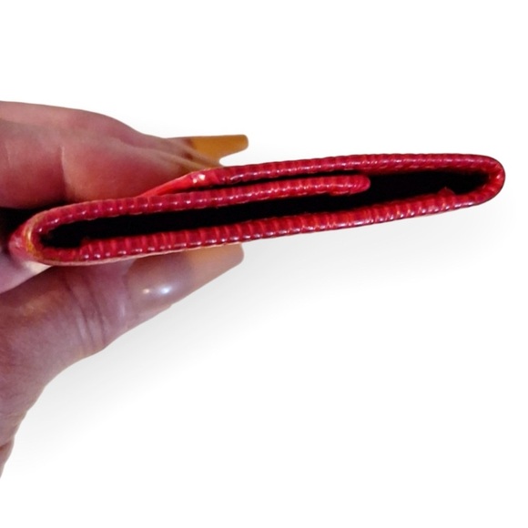 Louis Vuitton RED Epi Leather 6 Key Holder EXCELLENT - Picture 5 of 7